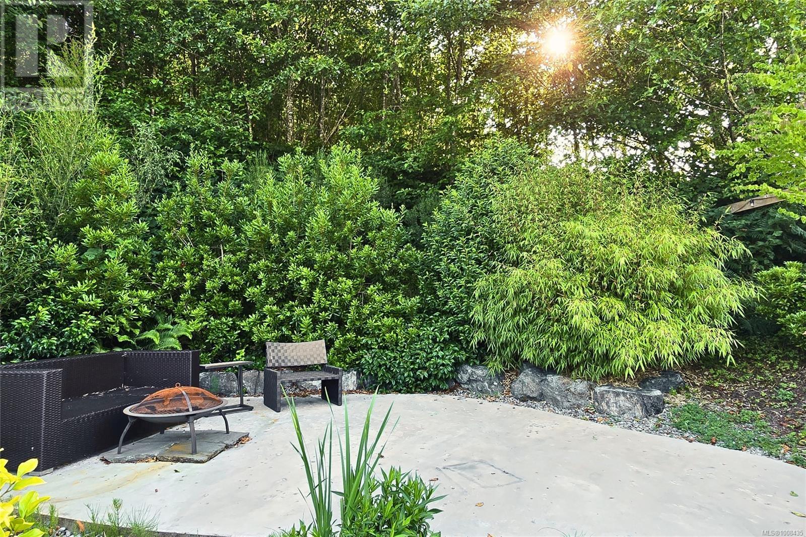 604 Alberto Rd, Tofino