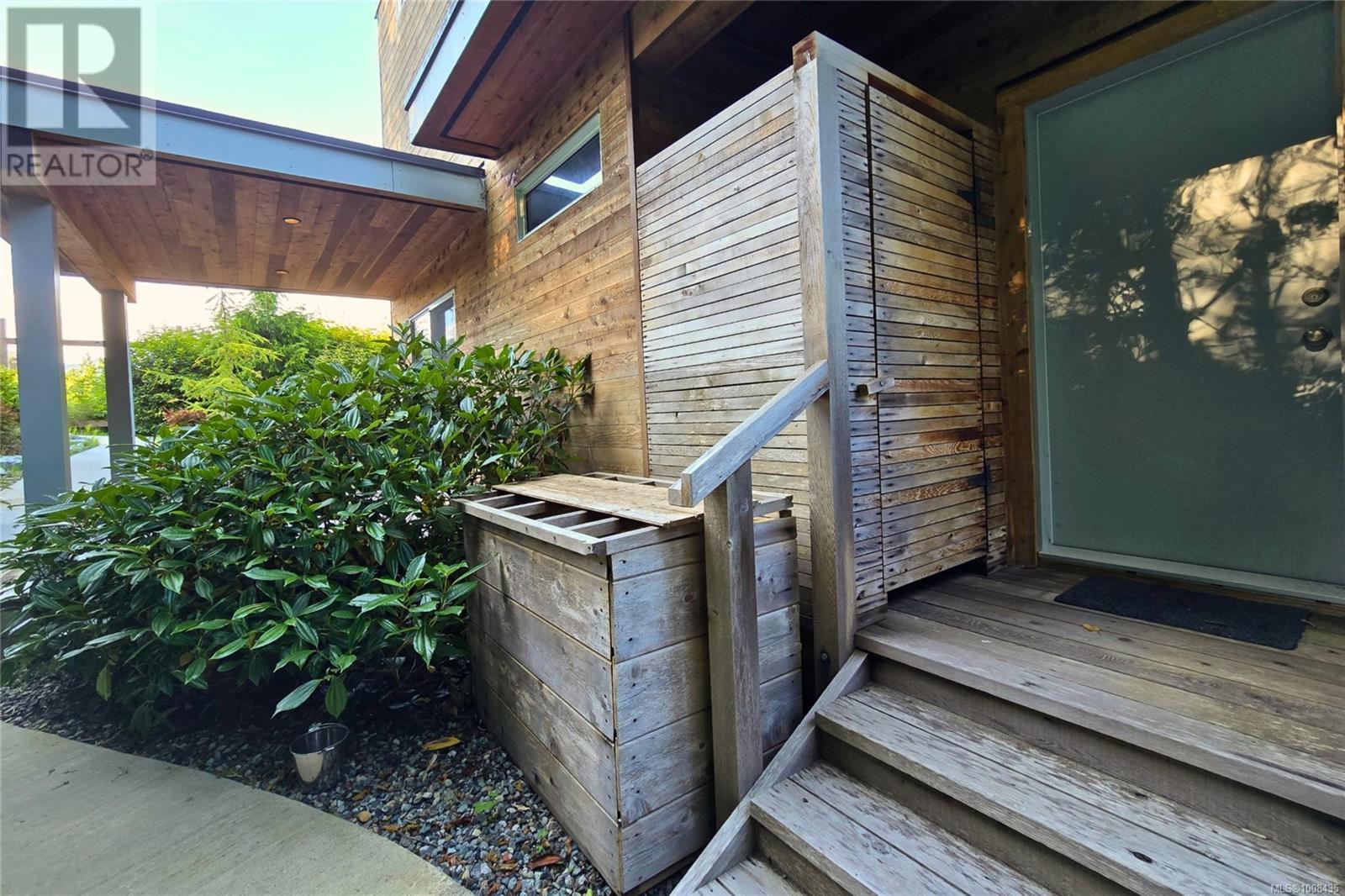 604 Alberto Rd, Tofino