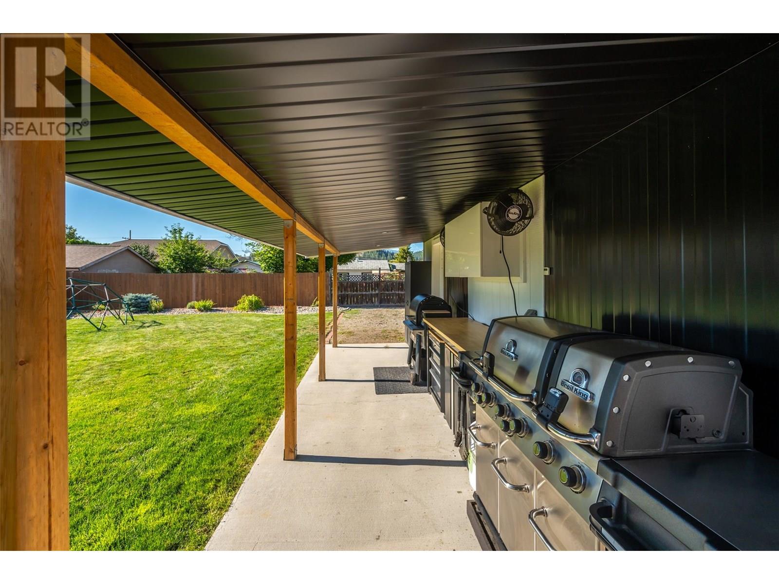  11105 Ward Street, Summerland