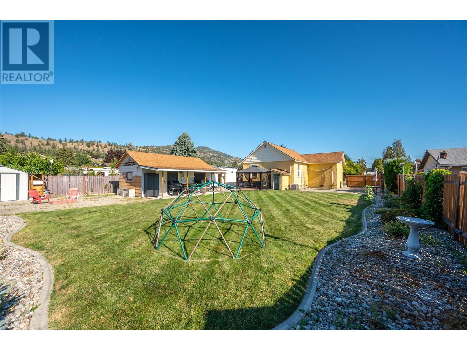  11105 Ward Street, Summerland