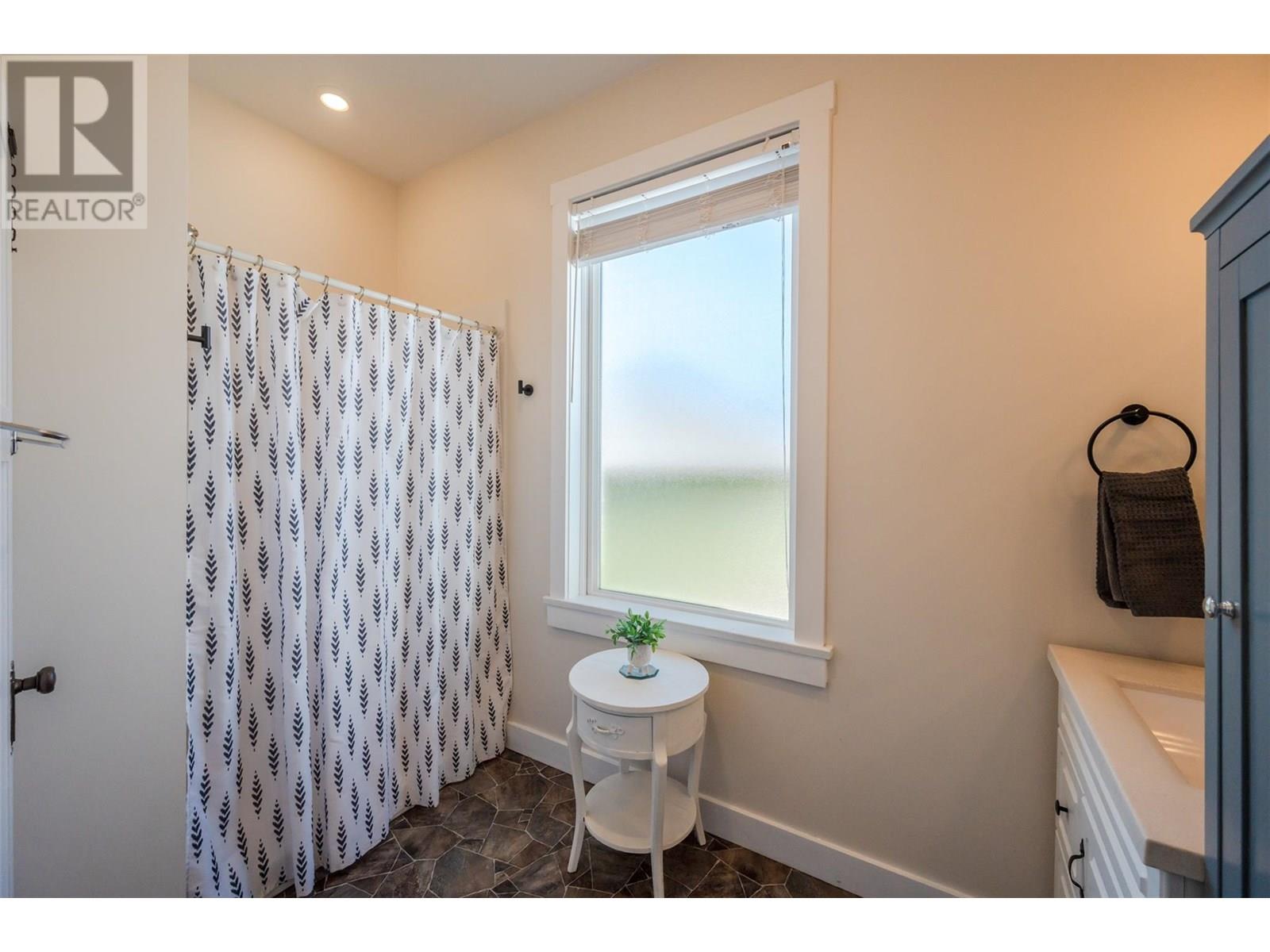  11105 Ward Street, Summerland
