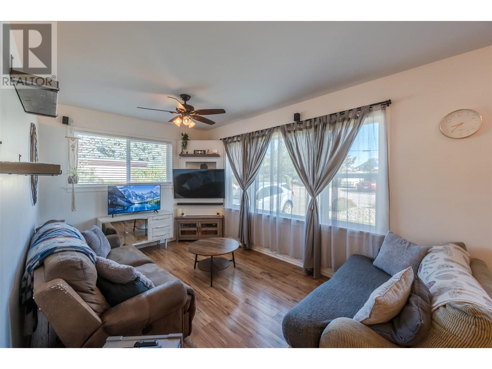  11105 Ward Street, Summerland