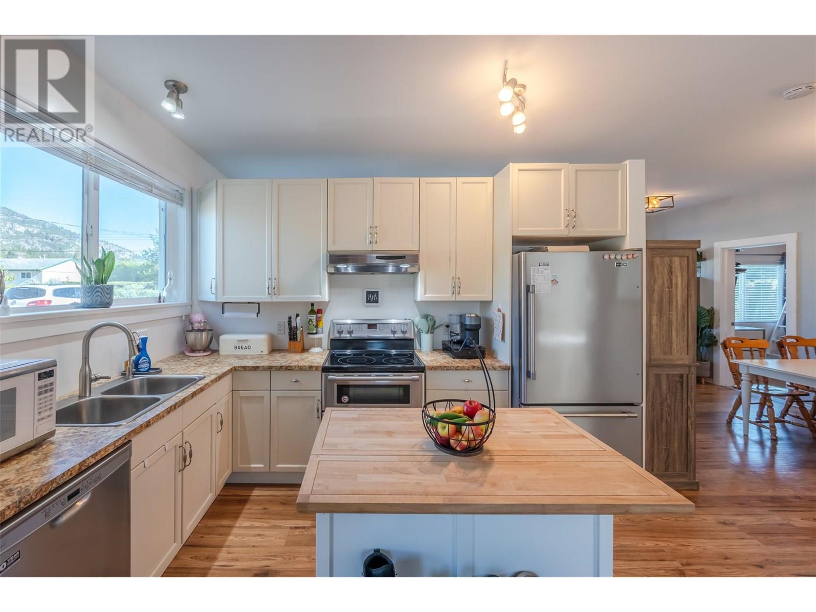  11105 Ward Street, Summerland