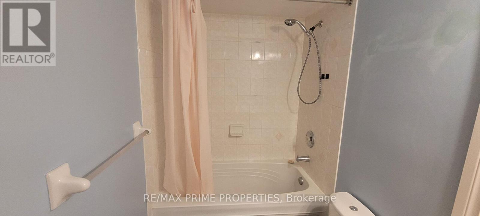 Photo 14 of 124 Glasgow Crescent, Georgina ON