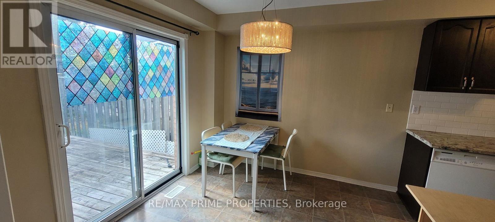 Photo 5 of 124 Glasgow Crescent, Georgina ON
