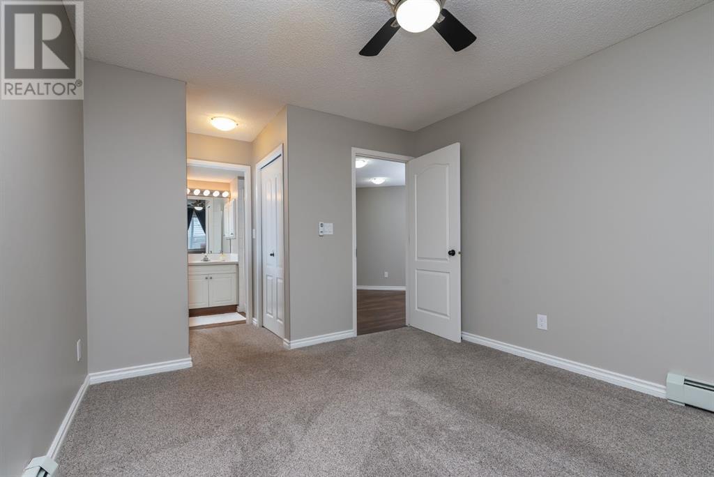 Single Family House for Sale in   Sierra Morena Mews SW Signal Hill Calgary 
