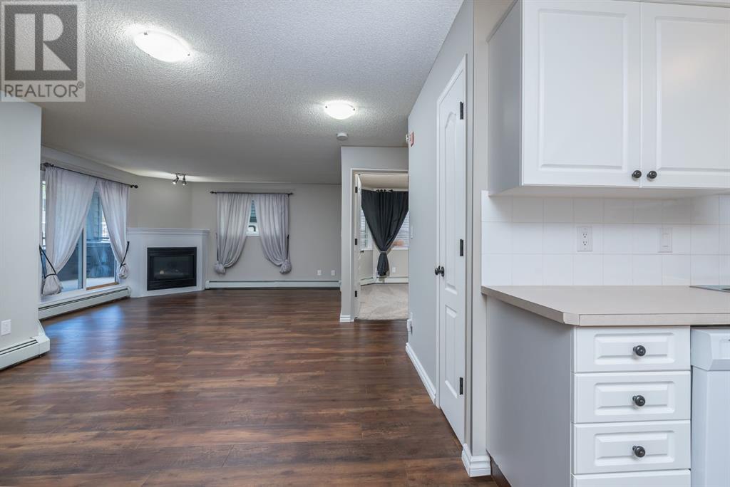 Single Family House for Sale in   Sierra Morena Mews SW Signal Hill Calgary 