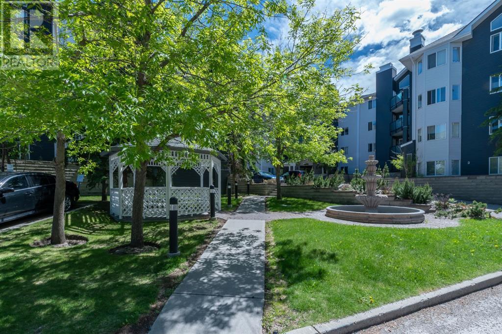 Single Family House for Sale in   Sierra Morena Mews SW Signal Hill Calgary 