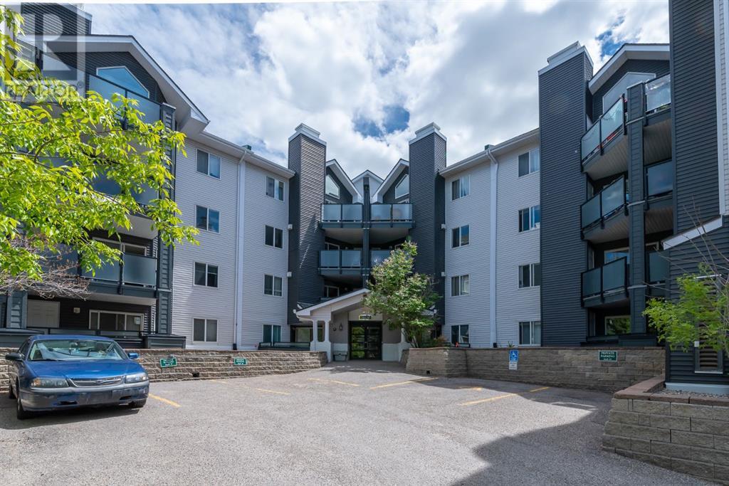 Single Family House for Sale in   Sierra Morena Mews SW Signal Hill Calgary 