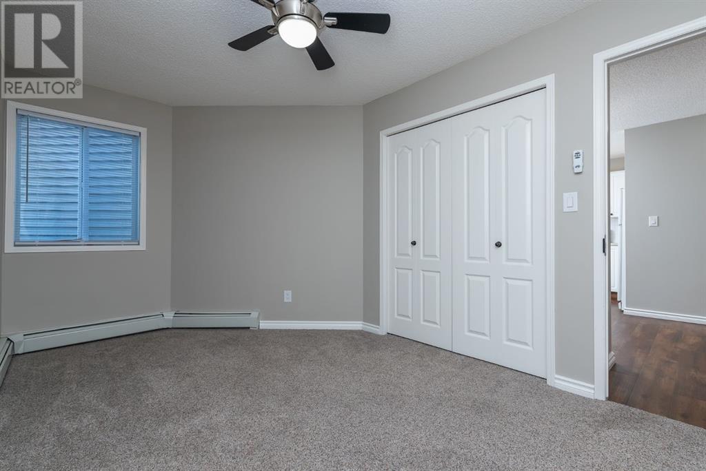 Single Family House for Sale in   Sierra Morena Mews SW Signal Hill Calgary 