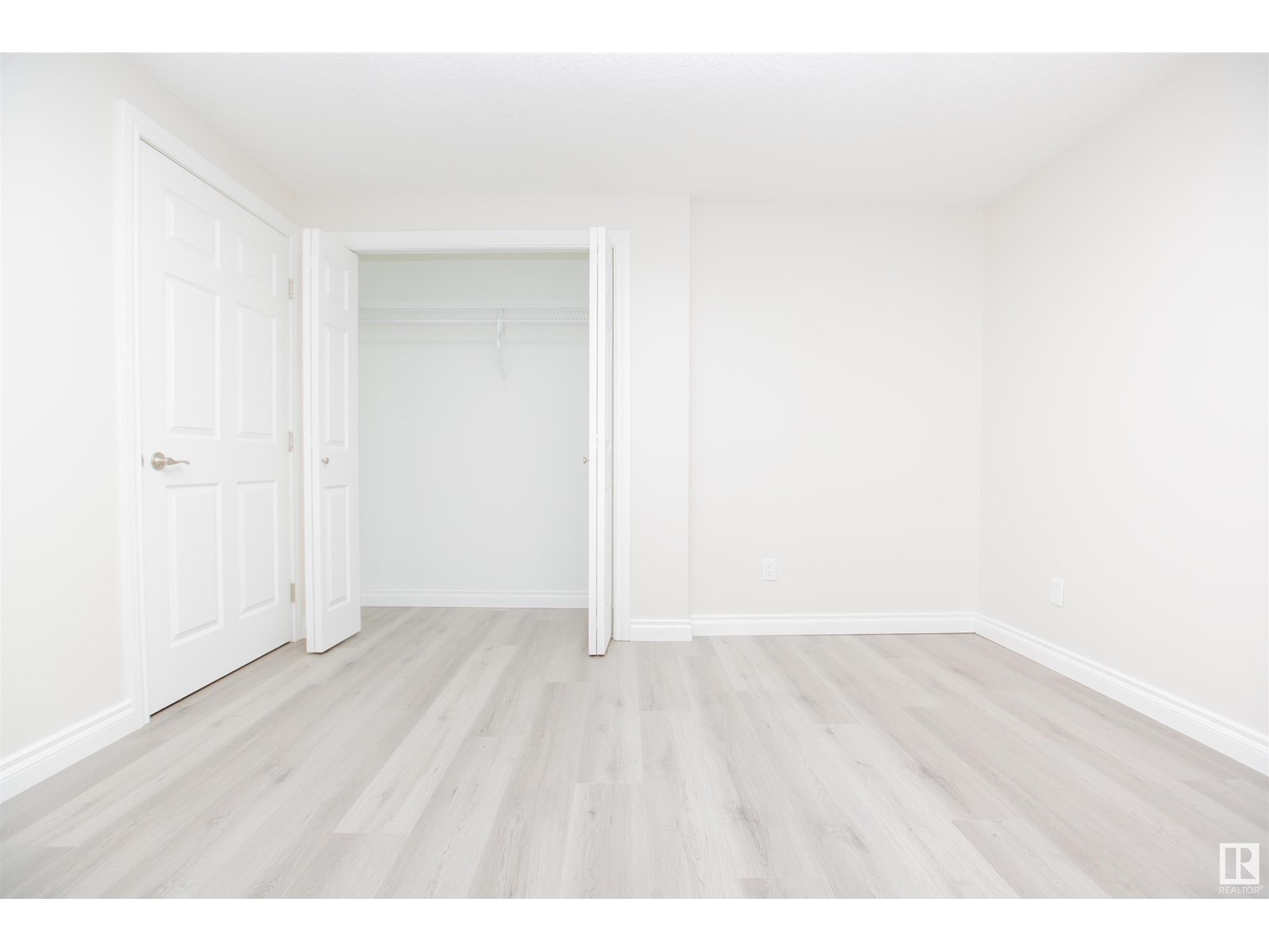 Photo 11 of 11215 125 St Nw, Edmonton AB
