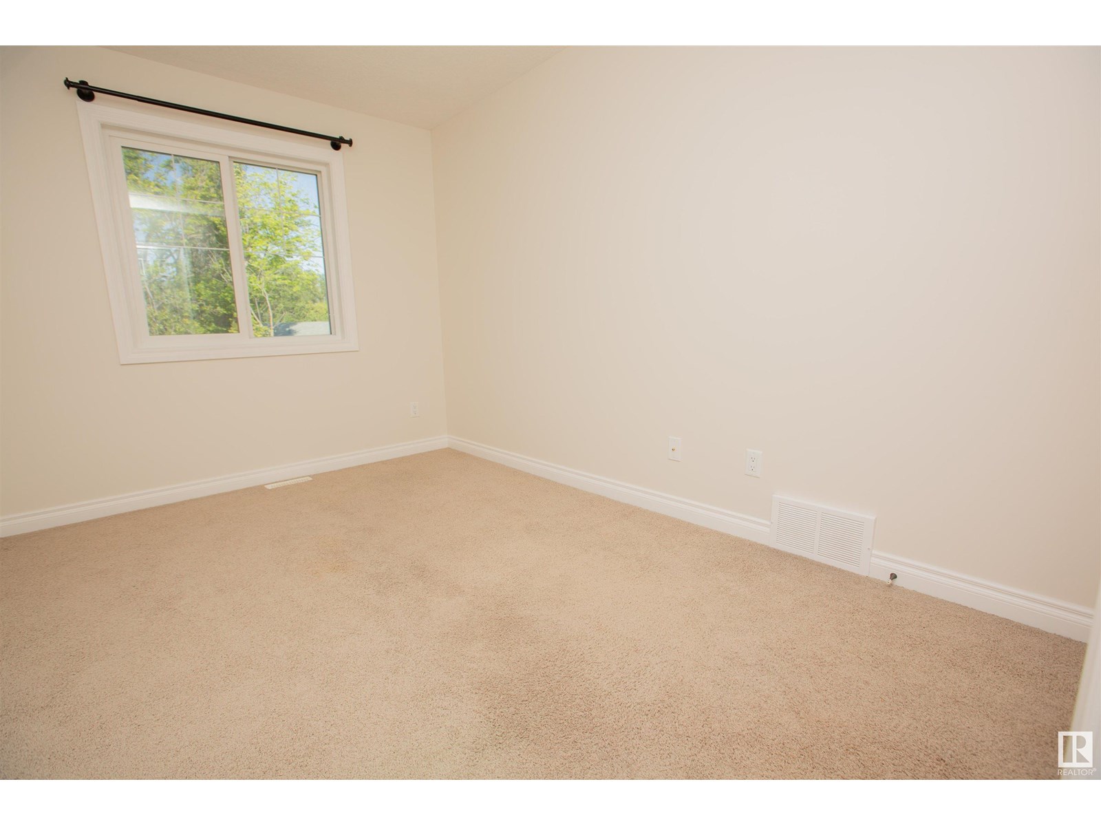 Photo 29 of 11215 125 St Nw, Edmonton AB