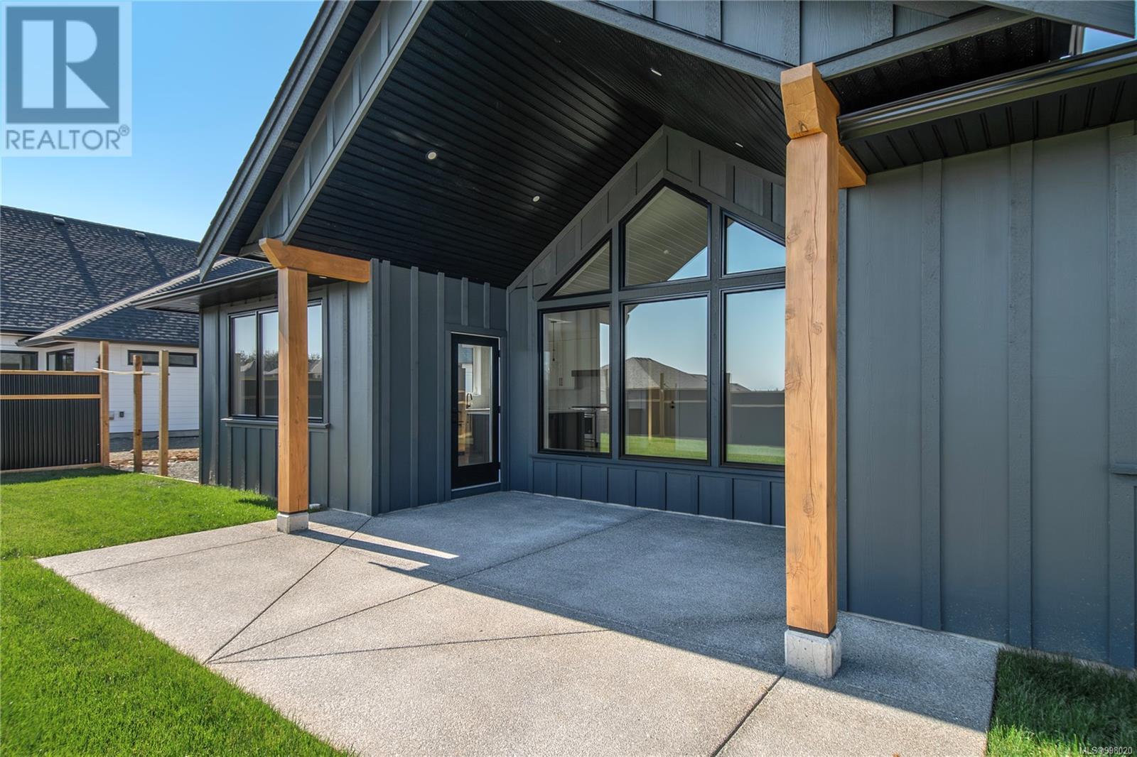 Photo 11 of 3428 Rhys Rd, Courtenay BC