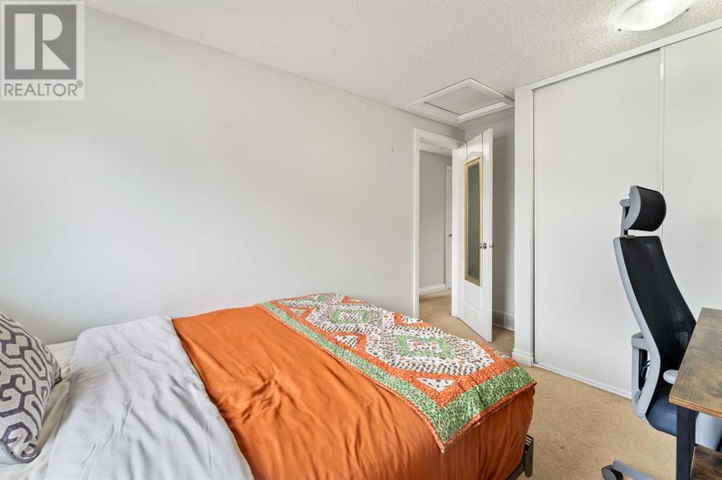 Single Family House for Sale in  Woodborough Terrace SW Woodbine Calgary 