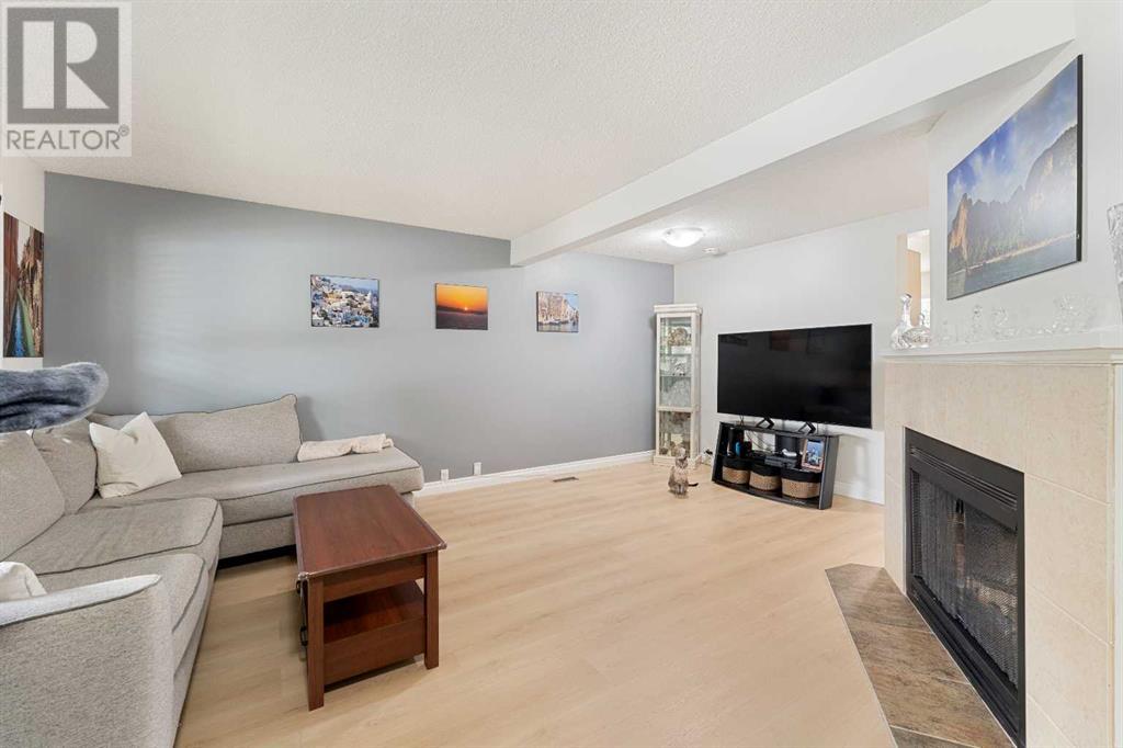 Single Family House for Sale in  Woodborough Terrace SW Woodbine Calgary 