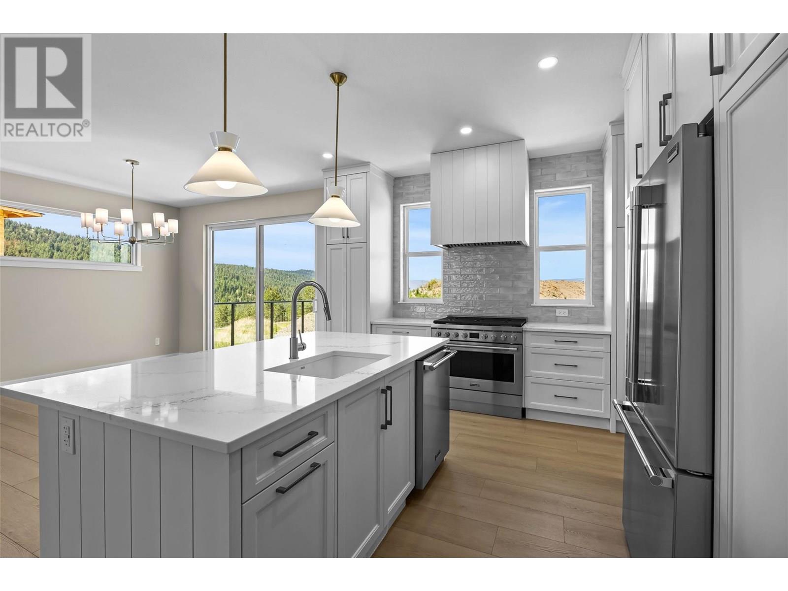 Photo 8 of 2084 Linfield Drive, Kamloops BC