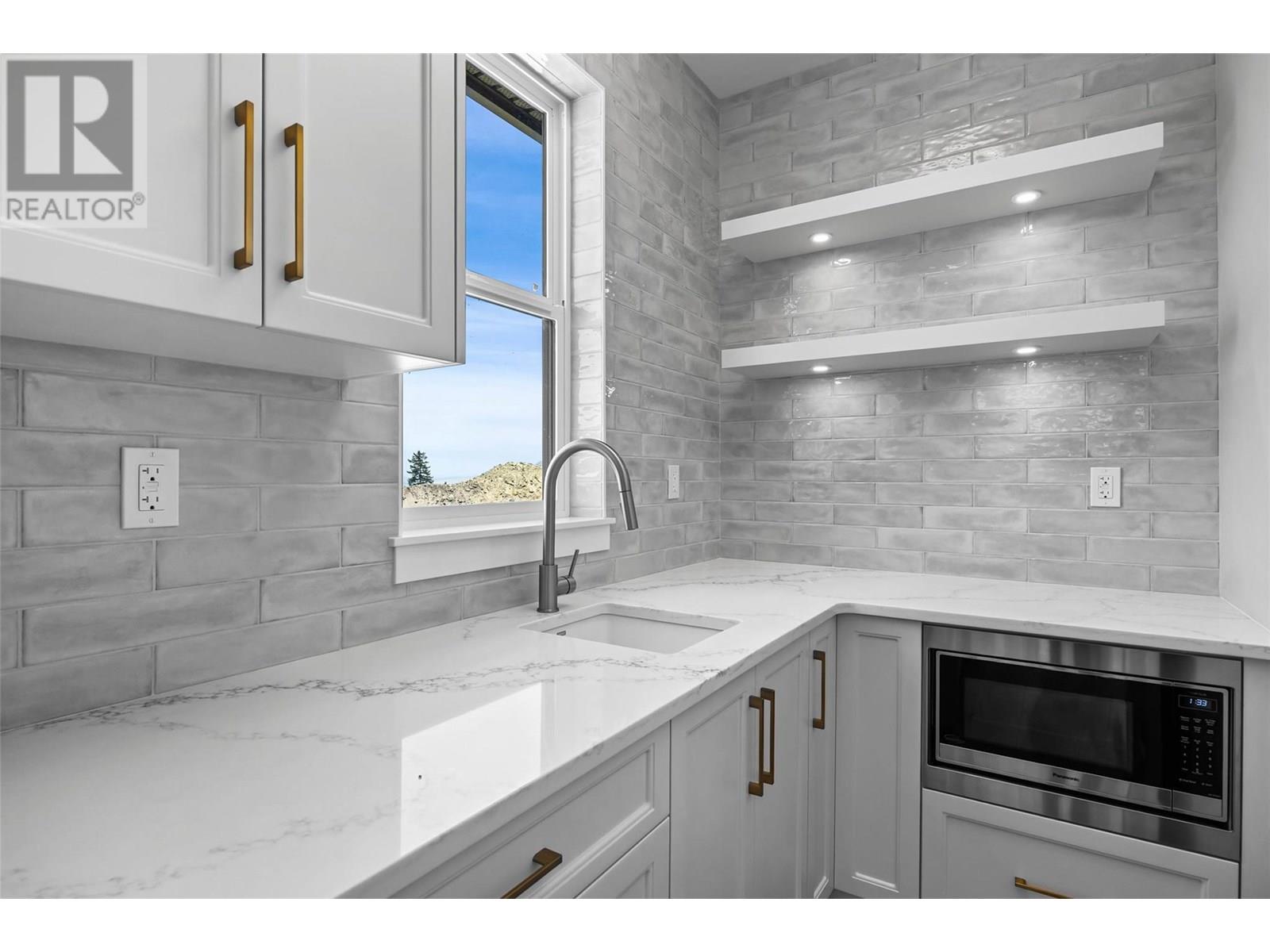 Photo 9 of 2084 Linfield Drive, Kamloops BC
