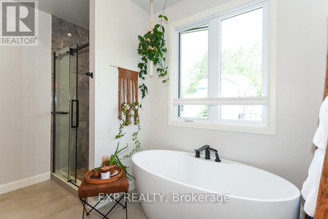 Photo 7 of 1579 Rollin Road, Clarencerockland ON