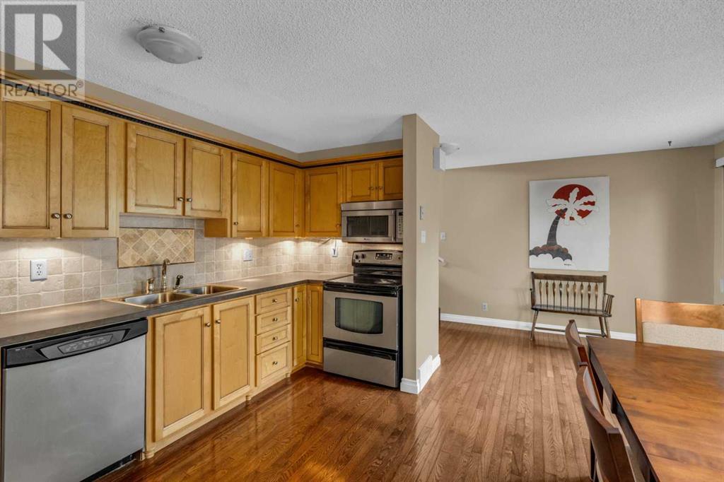 Single Family House 5 Level for Sale in   Woodacres Crescent SW Woodbine Calgary 