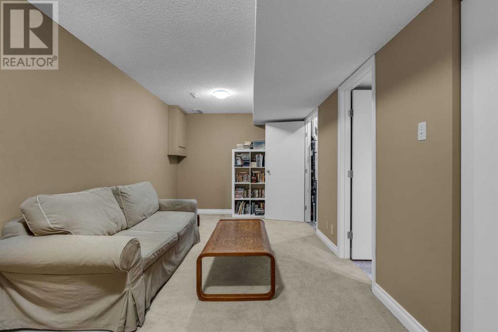 Single Family House 5 Level for Sale in   Woodacres Crescent SW Woodbine Calgary 
