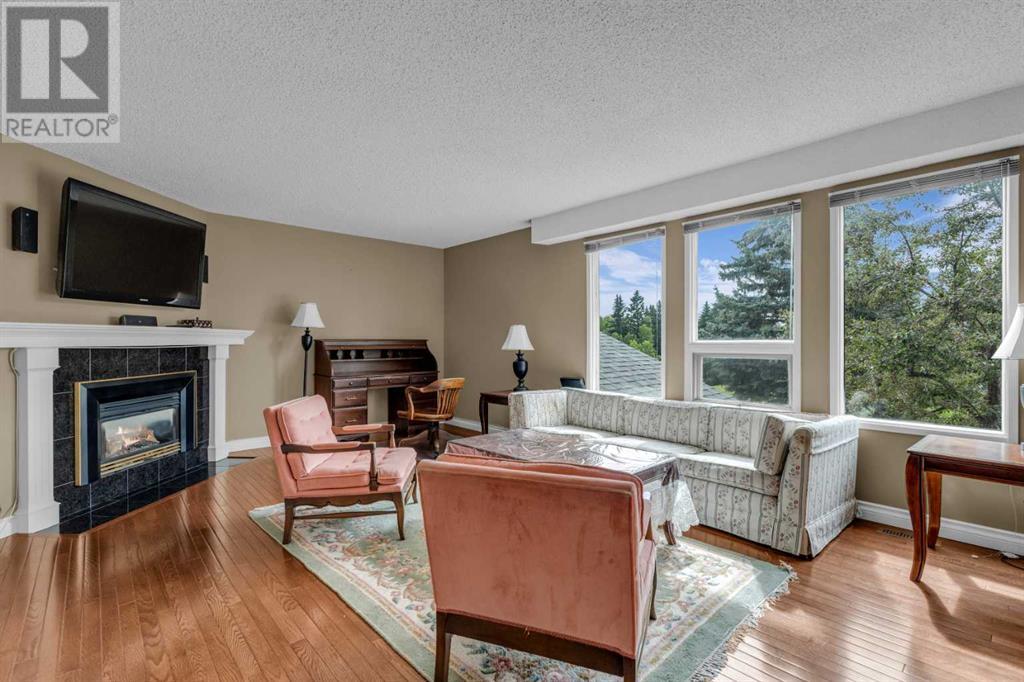 Single Family House 5 Level for Sale in   Woodacres Crescent SW Woodbine Calgary 