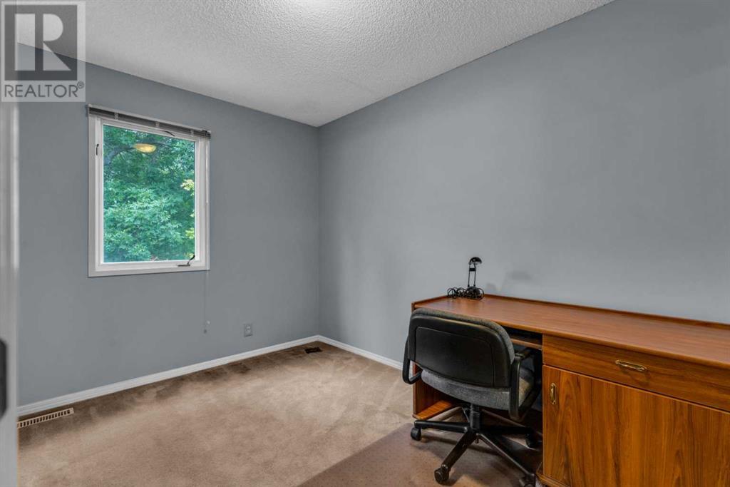 Single Family House 5 Level for Sale in   Woodacres Crescent SW Woodbine Calgary 