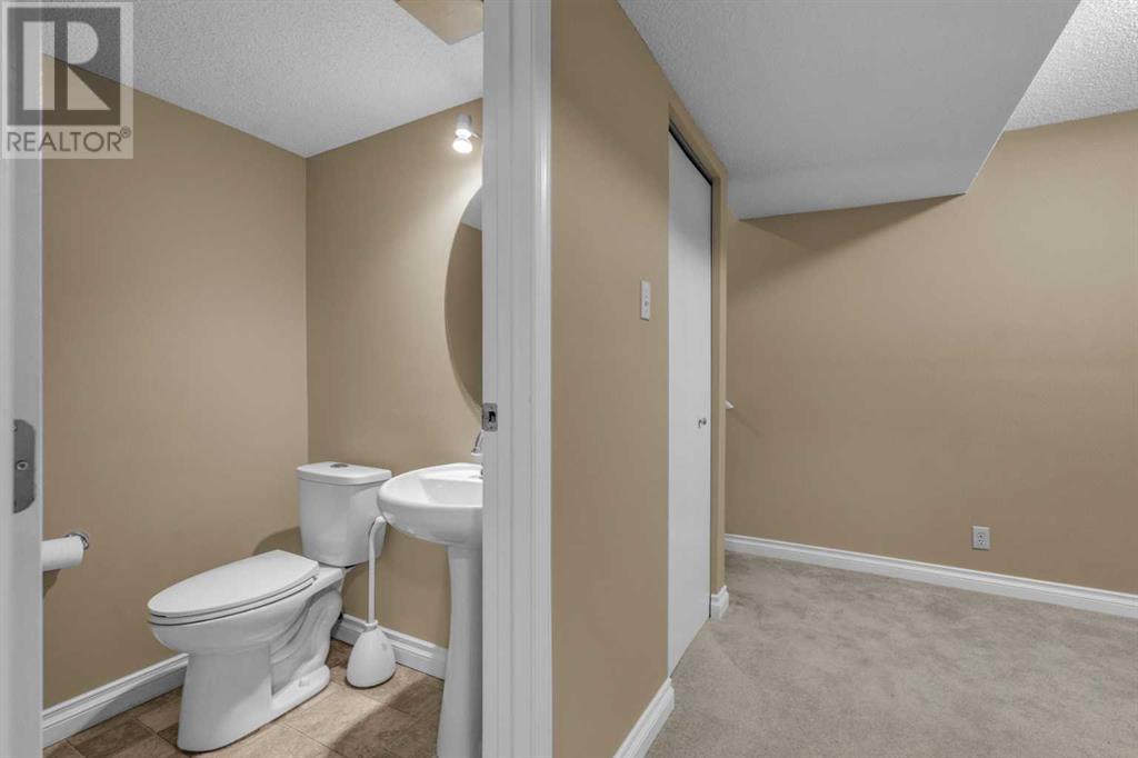 Single Family House 5 Level for Sale in   Woodacres Crescent SW Woodbine Calgary 