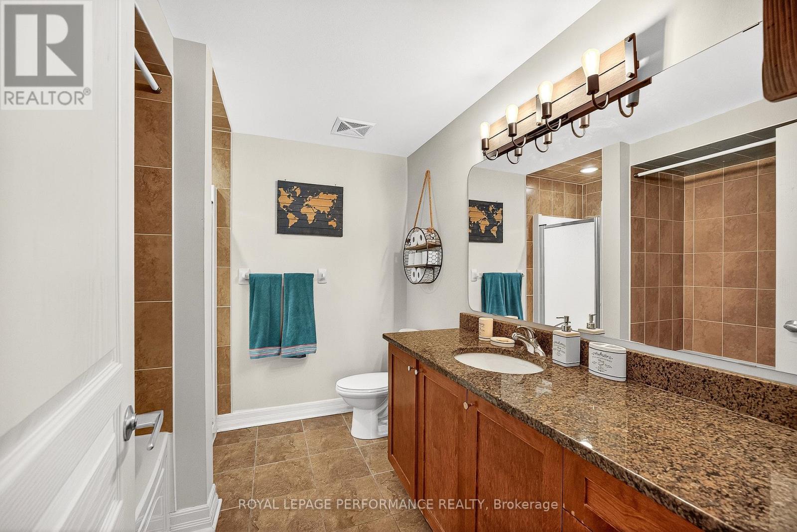 Photo 8 of 103 200 Besserer Street, Ottawa ON