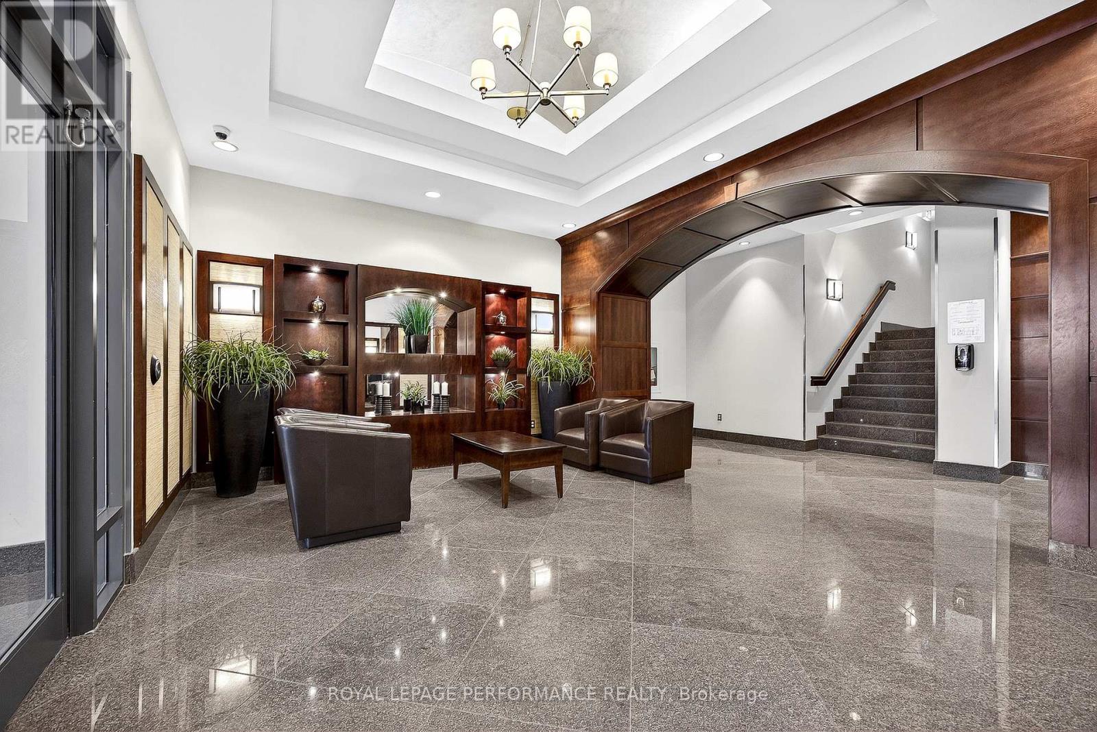 Well maintained lobby
