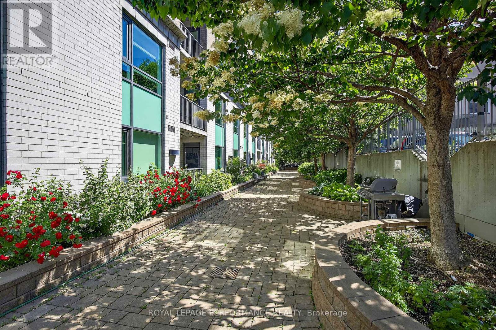 Photo 2 of 103 200 Besserer Street, Ottawa ON