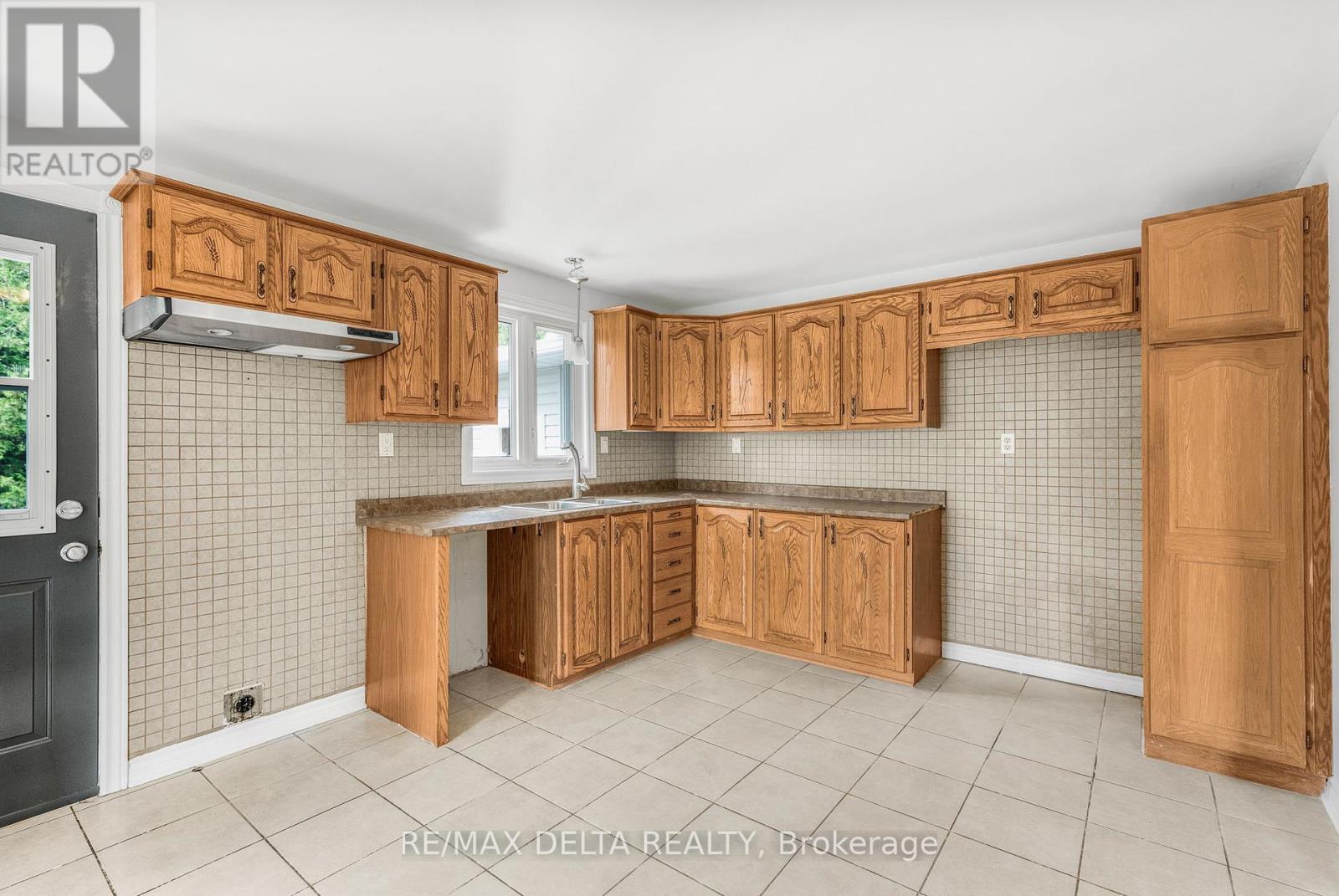 Photo 21 of 353 Russell Road, Clarencerockland ON