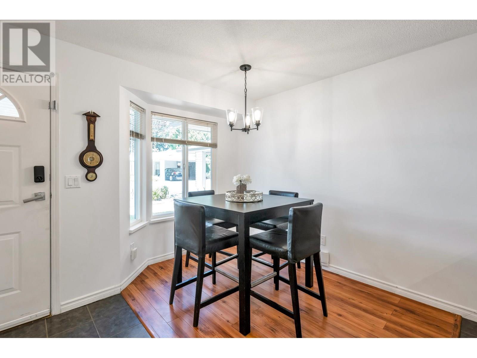 Photo 8 of 3 11757 207 Street, Maple Ridge BC