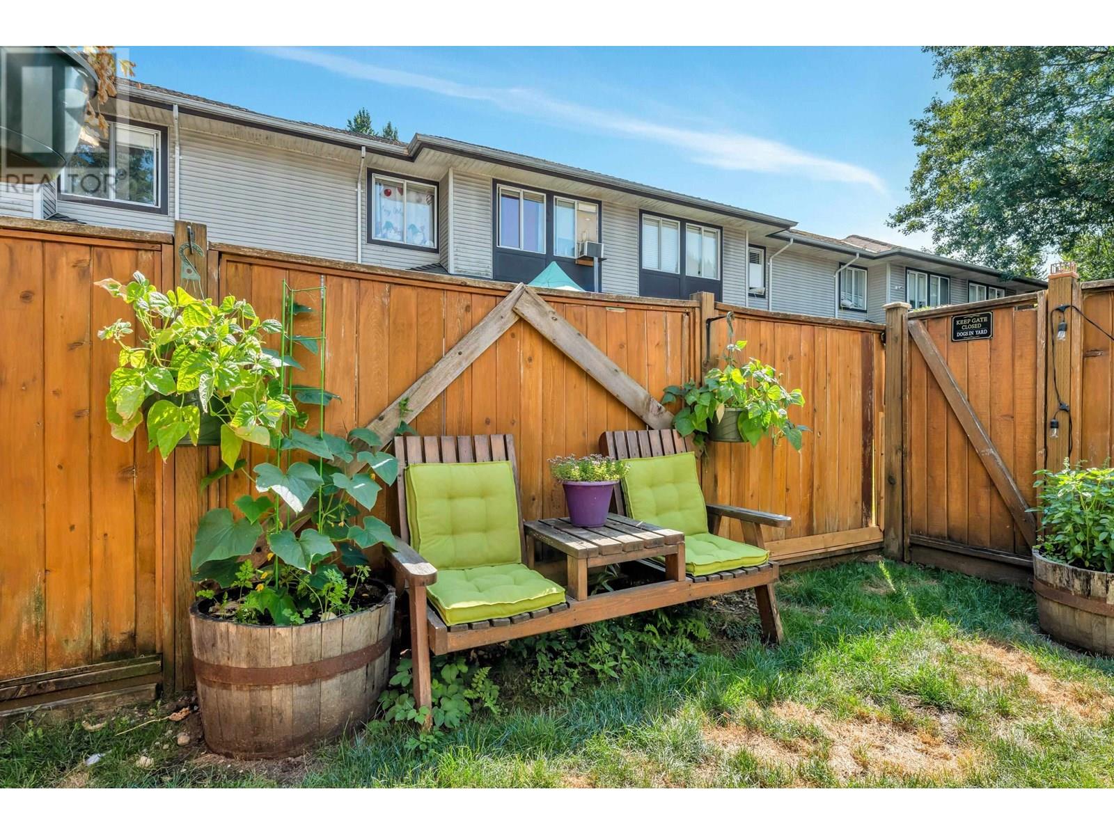 Photo 13 of 3 11757 207 Street, Maple Ridge BC