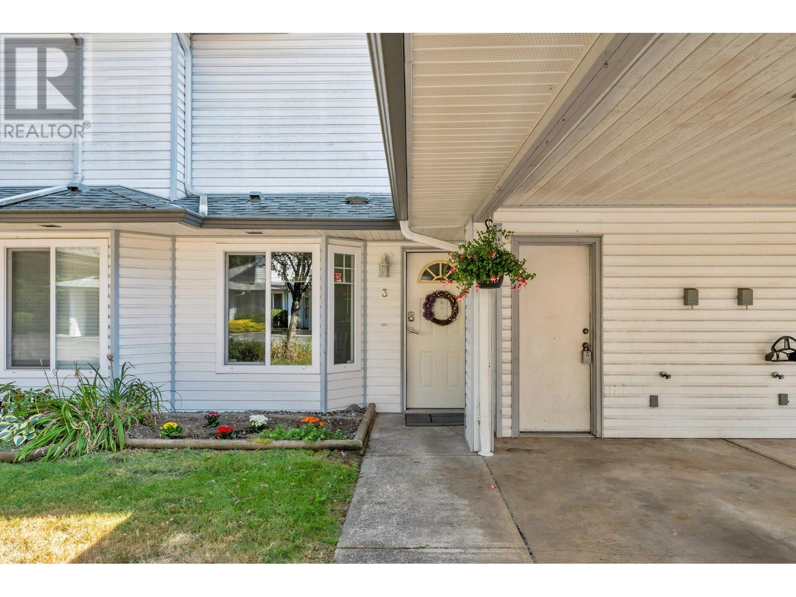 Photo 36 of 3 11757 207 Street, Maple Ridge BC