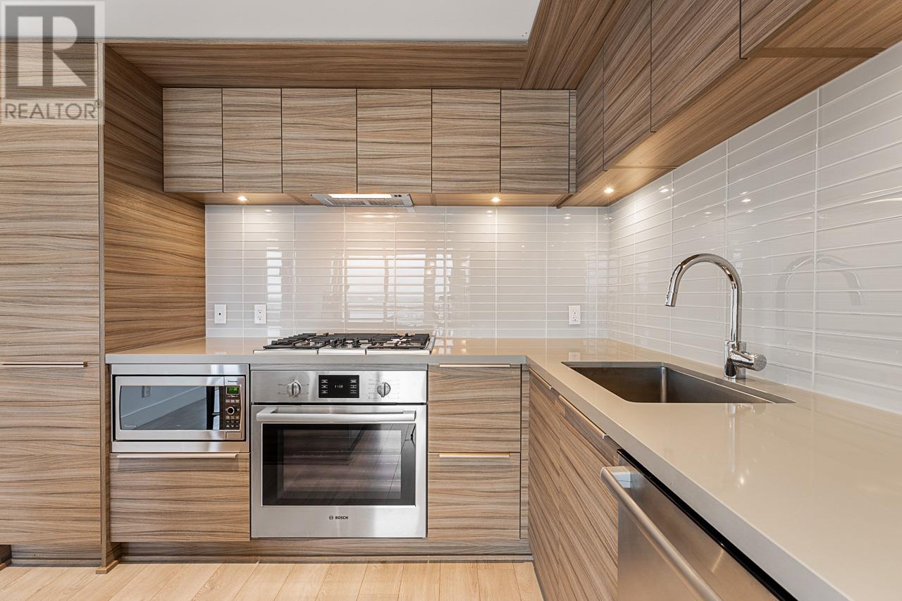 Photo 8 of 2106 1550 Fern Street, North Vancouver BC