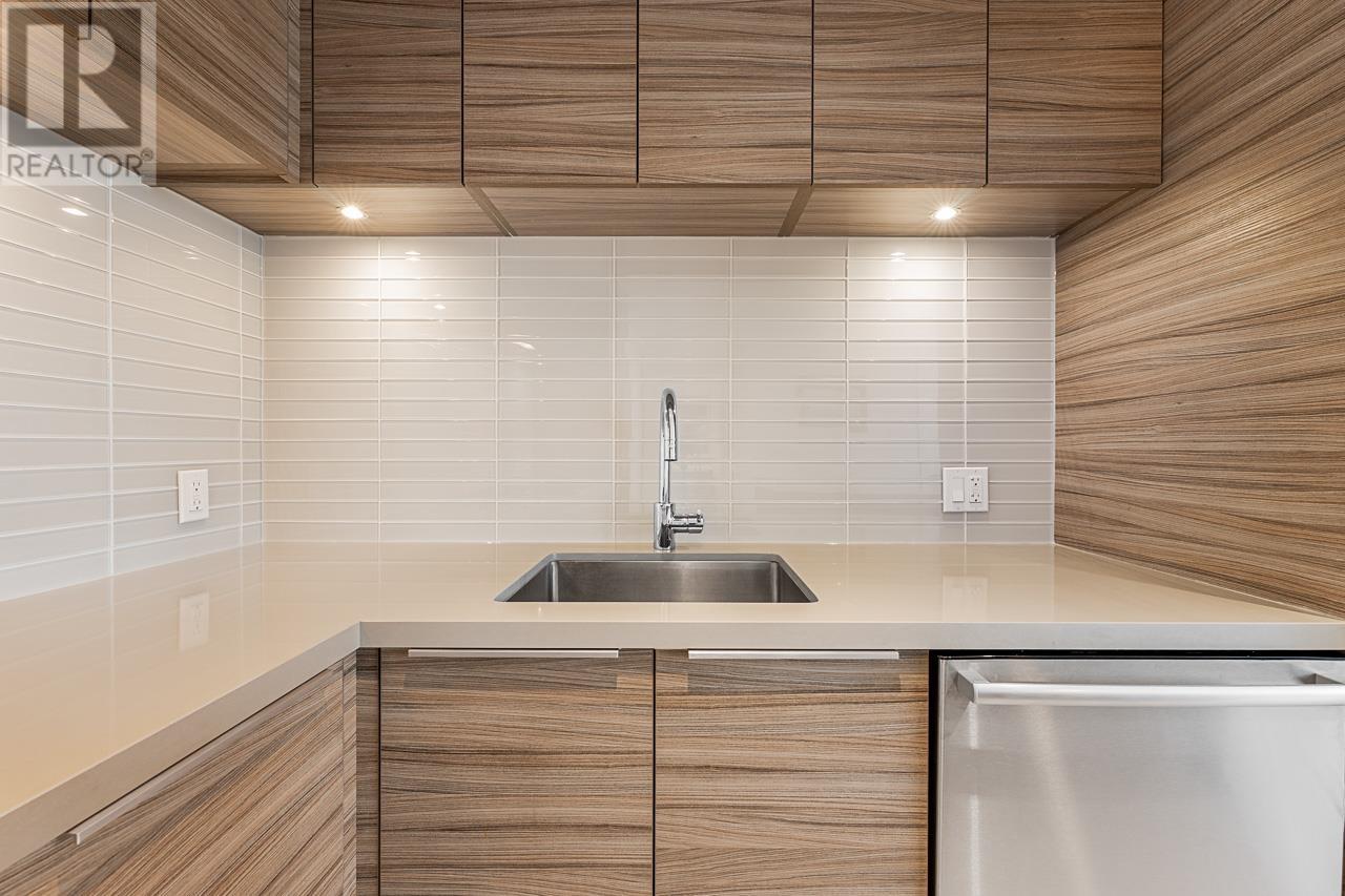 Photo 9 of 2106 1550 Fern Street, North Vancouver BC