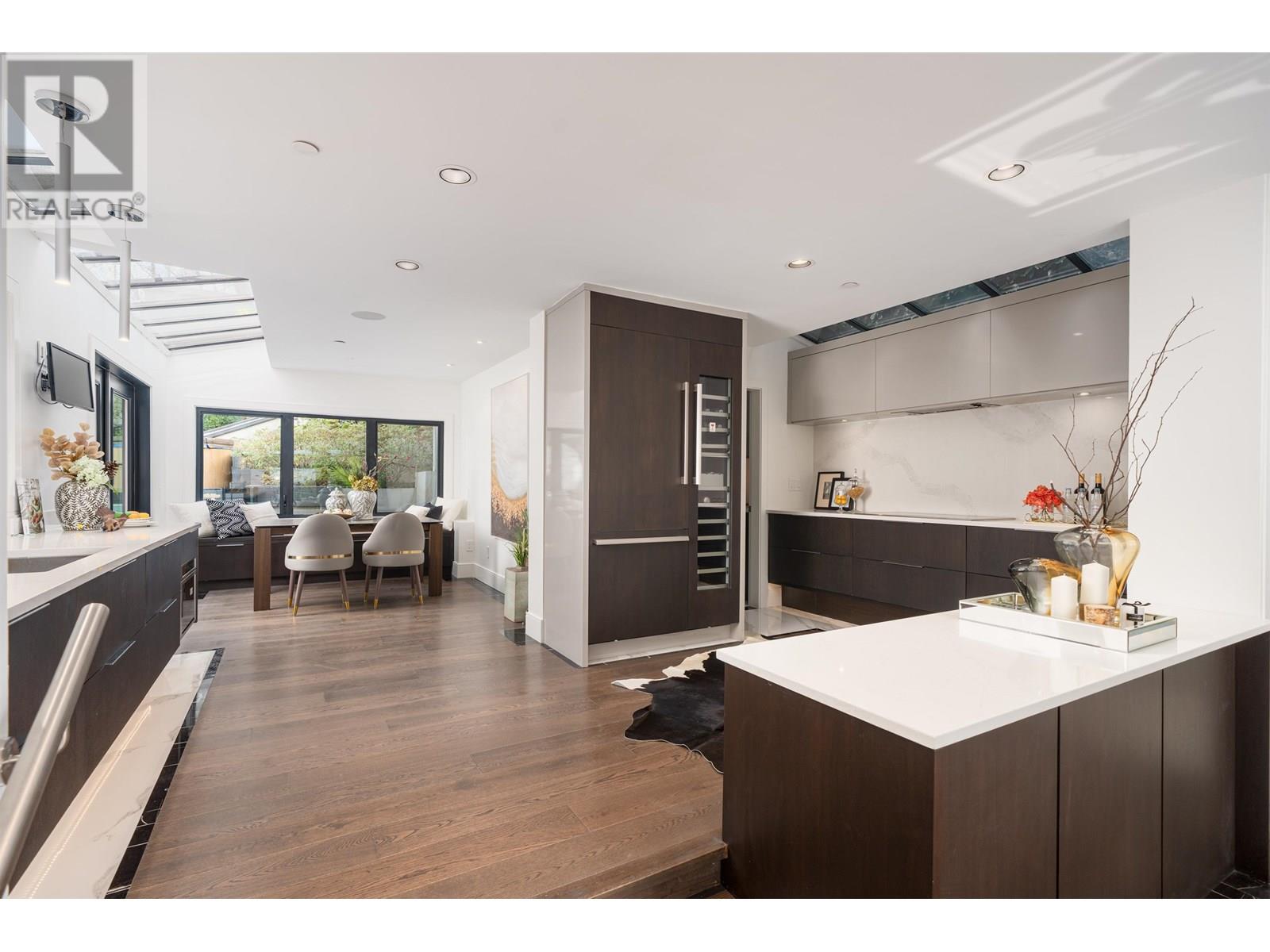 Photo 14 of 4524 W 1st Avenue, Vancouver BC