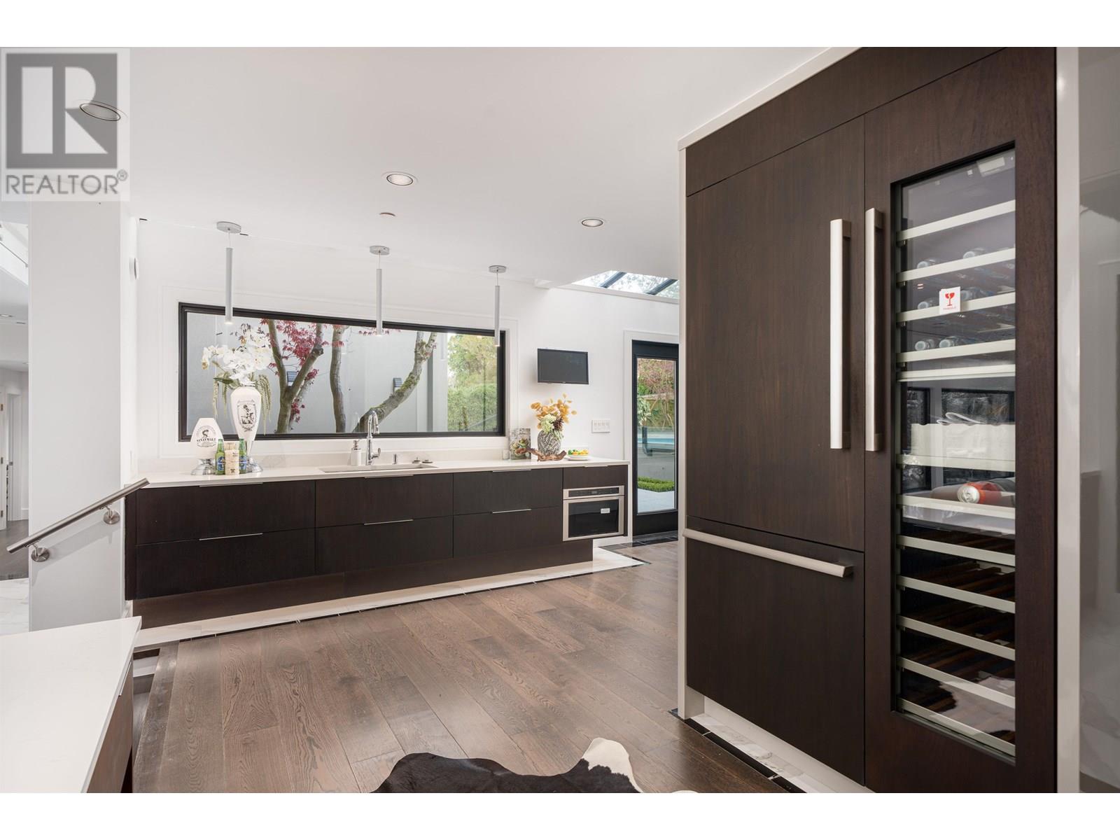 Photo 15 of 4524 W 1st Avenue, Vancouver BC