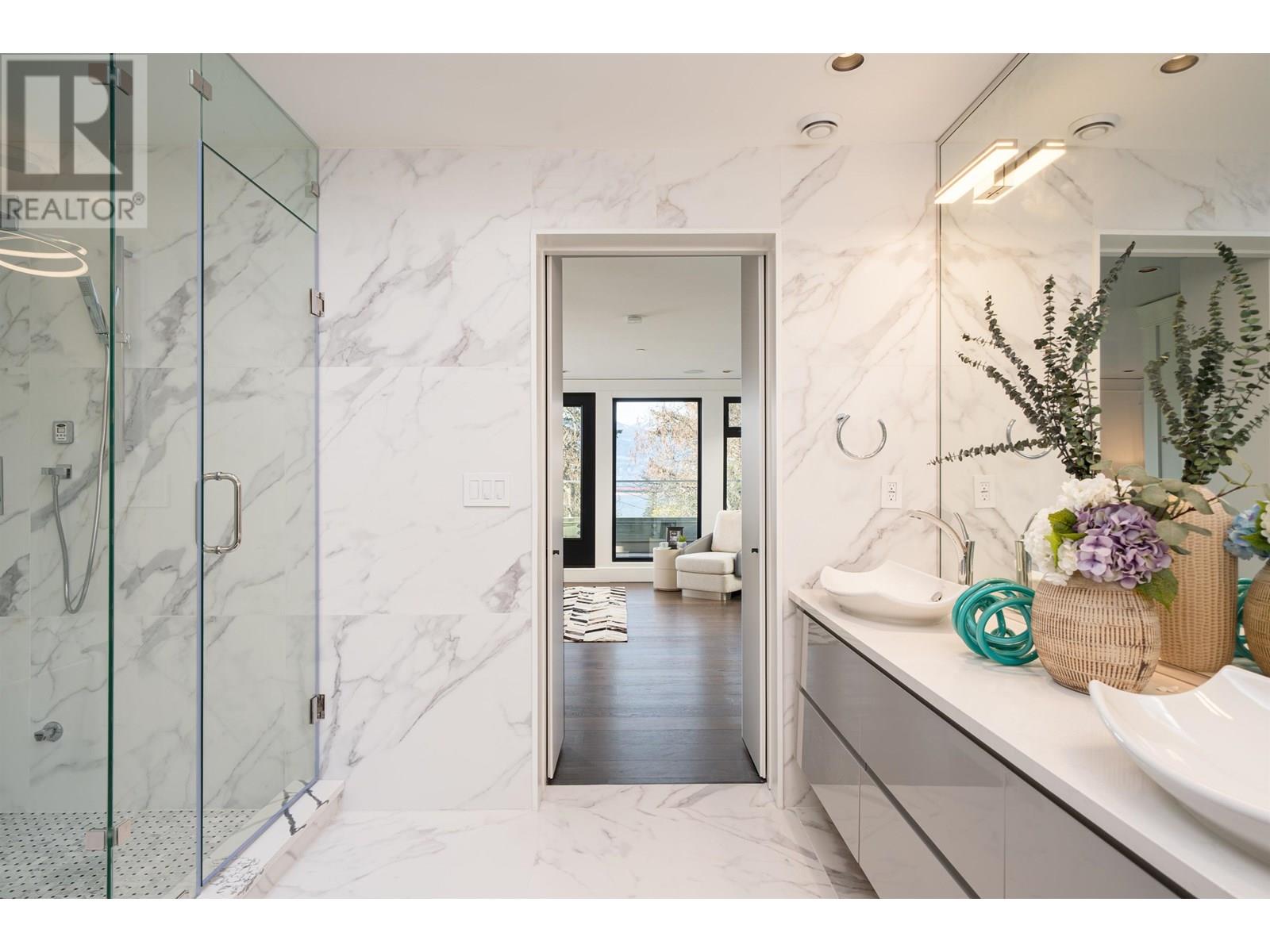 Photo 18 of 4524 W 1st Avenue, Vancouver BC