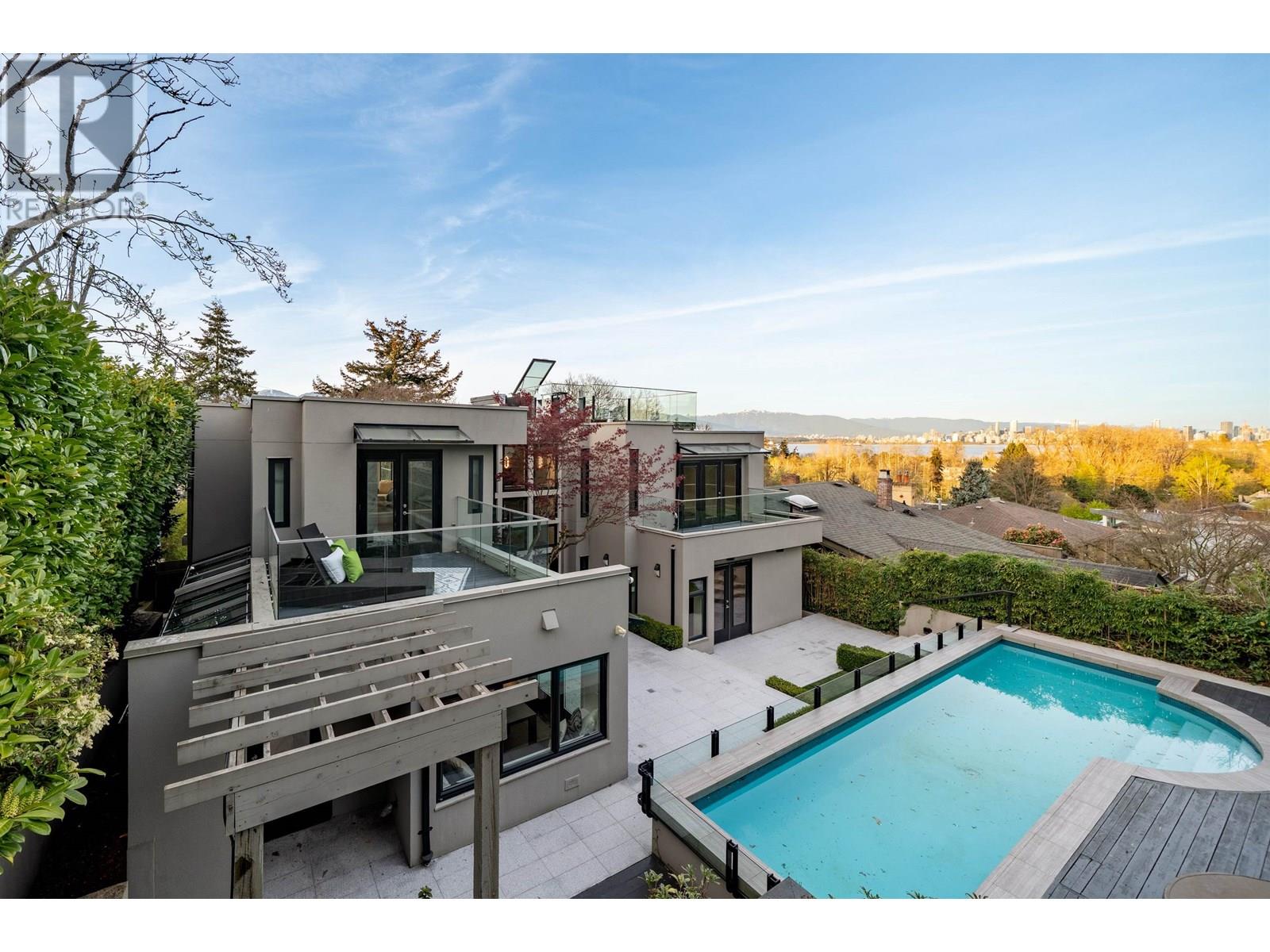 Photo 8 of 4524 W 1st Avenue, Vancouver BC
