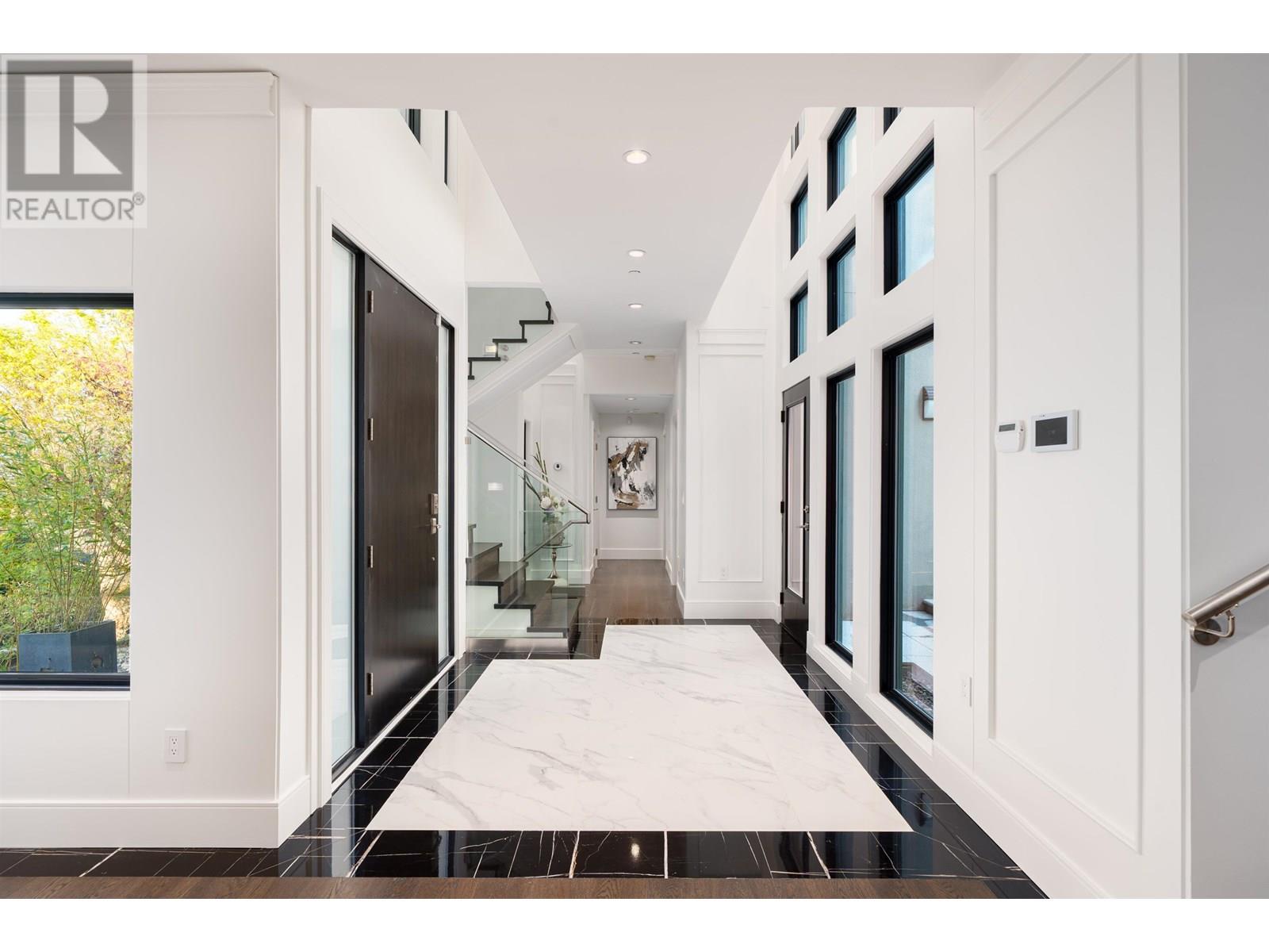 Photo 7 of 4524 W 1st Avenue, Vancouver BC