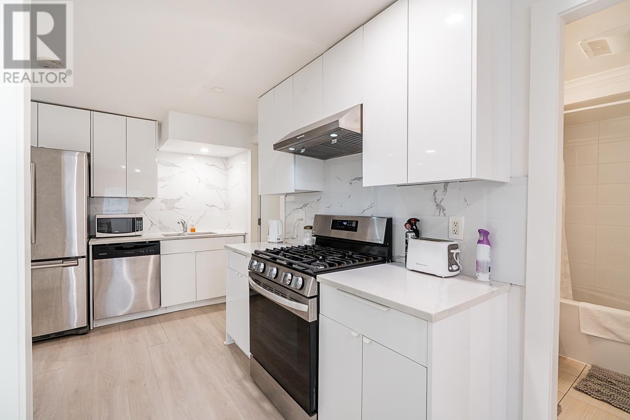 Photo 12 of 8240 Manson Drive, Burnaby BC