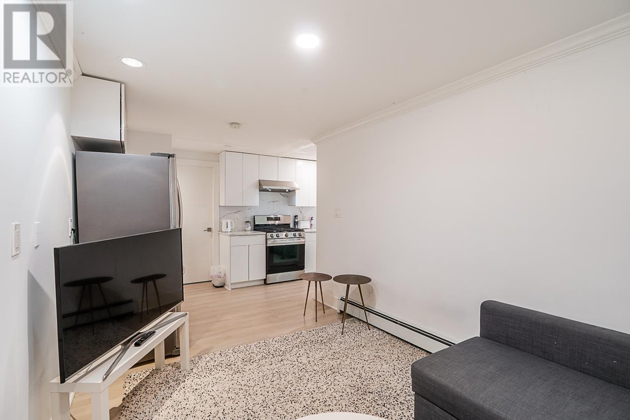 Photo 7 of 8240 Manson Drive, Burnaby BC