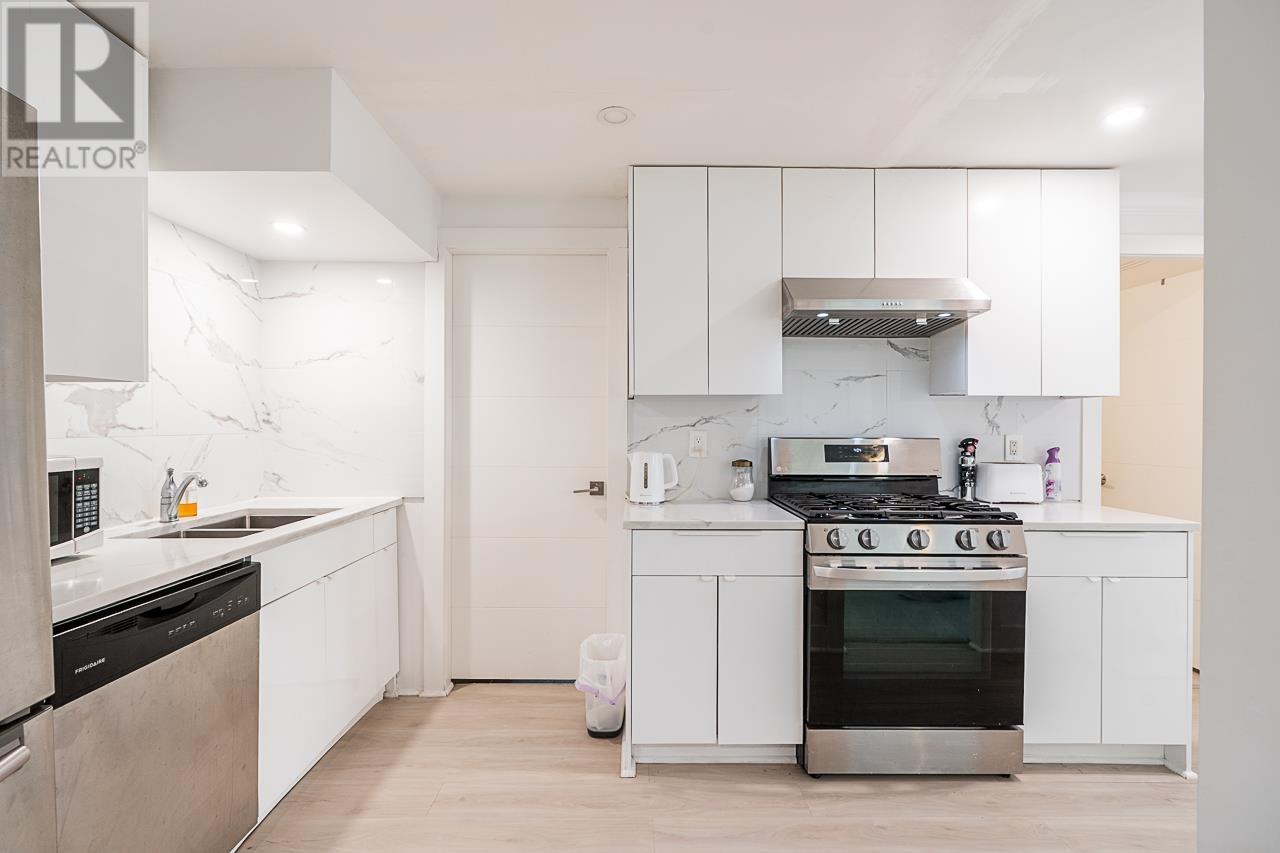 Photo 14 of 8240 Manson Drive, Burnaby BC