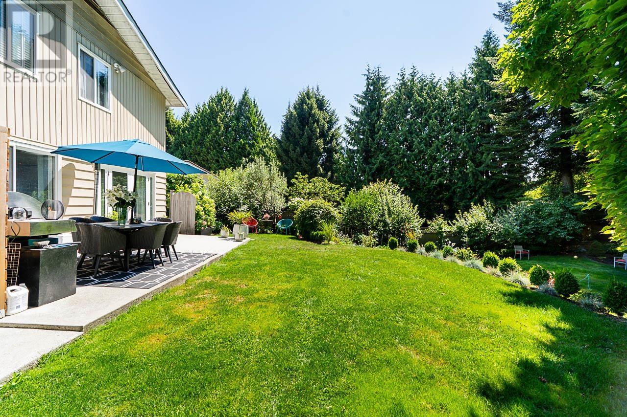 Photo 25 of 8240 Manson Drive, Burnaby BC