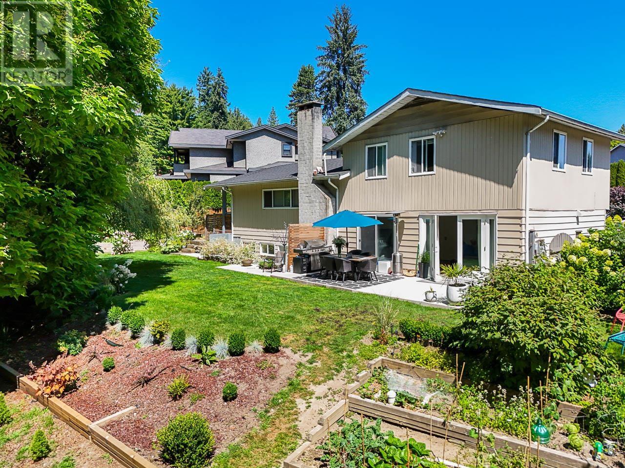 Photo 26 of 8240 Manson Drive, Burnaby BC