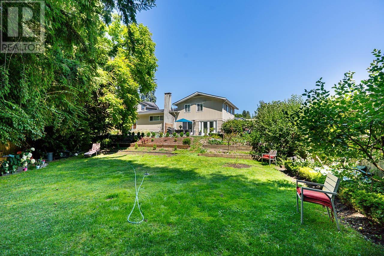 Photo 5 of 8240 Manson Drive, Burnaby BC