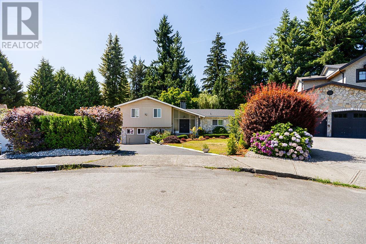 Photo 17 of 8240 Manson Drive, Burnaby BC