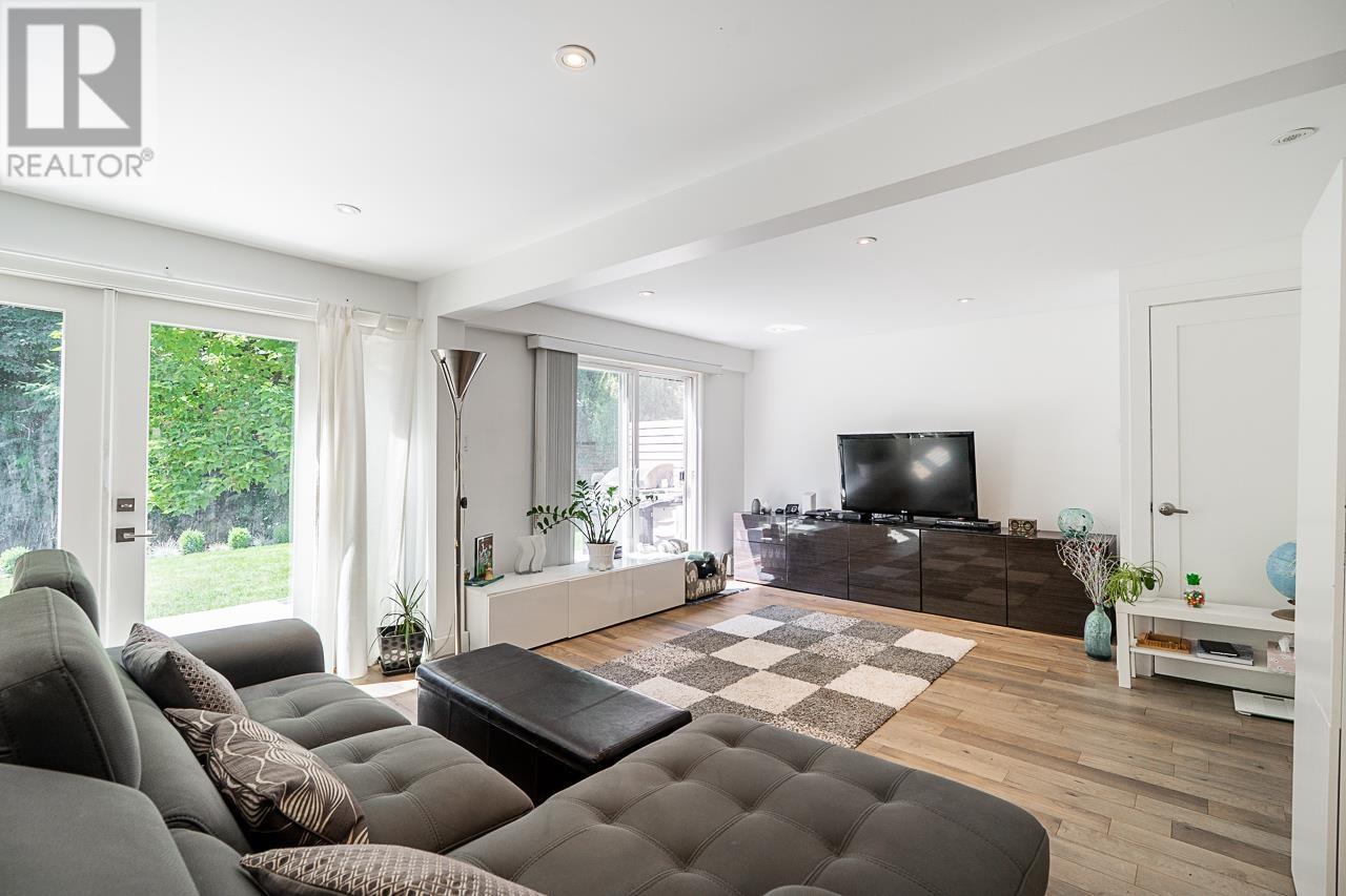Photo 36 of 8240 Manson Drive, Burnaby BC