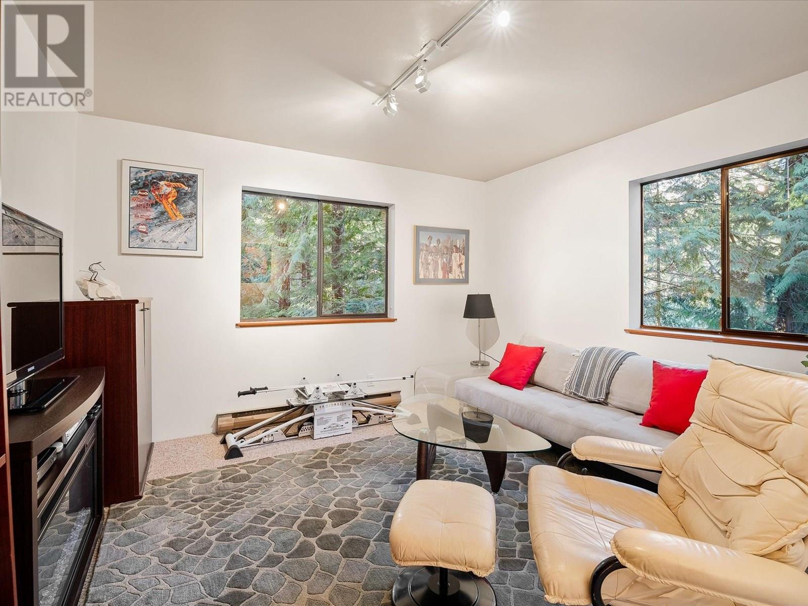 71 BLACK TUSK DRIVE, Whistler